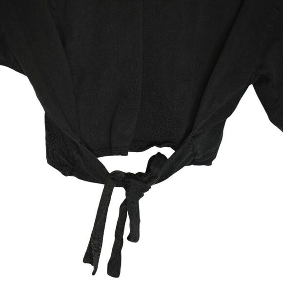 Universal Thread Tie Front Crop Top - Picture 2 of 6